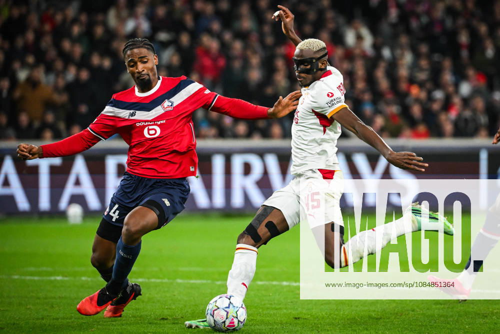Villeneuve-D ascq, France, France: Alexsandro VICTOR DE SOUZA RIBEIRO of Lille and Victor OSIMHEN of Galatasaray during the UEFA Champions League, League Phase MD3 match between Lille OSC (LOSC) and Galatasaray SK at Pierre Mauroy Stadium on October 21, 2026 in Villeneuve-d Ascq near Lille, France. Lille OSC V Galatasaray SK - UEFA Champions League - ZUMAm308 20261021_zsp_m308_031