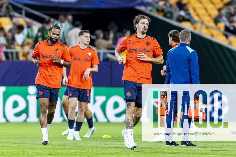 SEVILLE Feyenoord midfielder Luciano Valente during the UEFA Champions League match between Real Betis and Feyenoord at La Cartuja de Sevilla on October 21, 2026, in Seville, Spain PETER LOUS EYE4IMAGES DeFodi Images