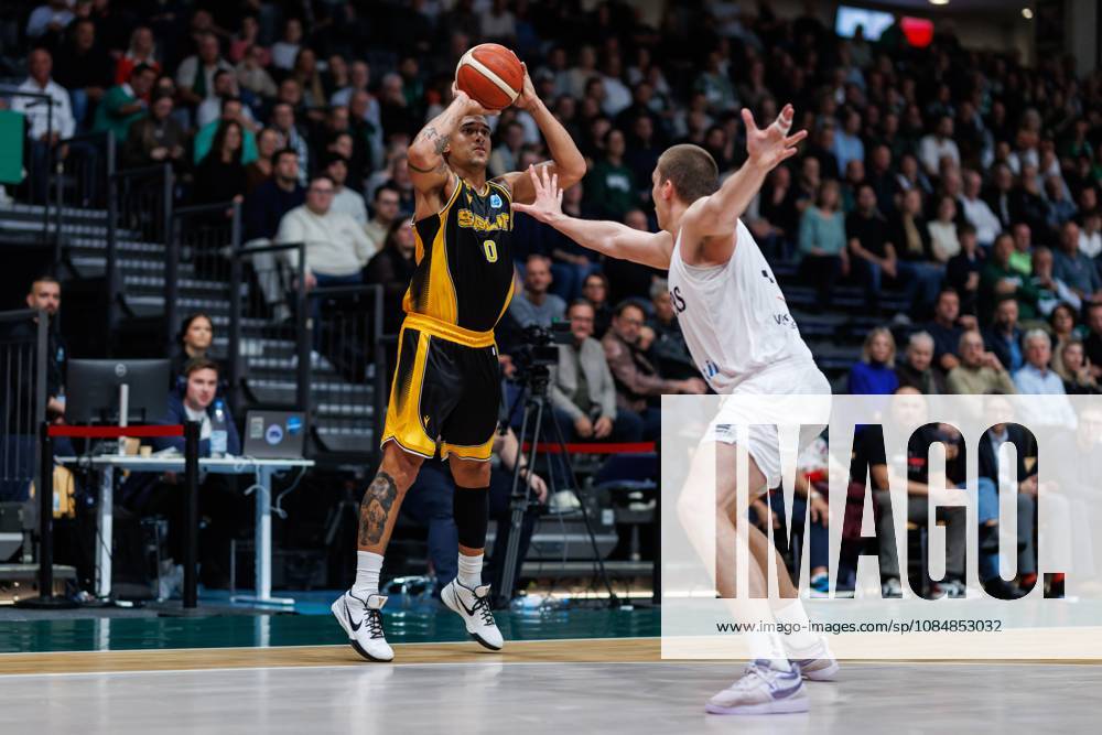 Nick Johnson of KK Croatia Split goes head-to-head with Marten Linssen of the Gladiators Trier; Action: Vet Concept Gladiators Trier vs. KK Split, Basketball, FIBA Europe Cup, Matchday 3, 2026–2027 Season, October 21, 2026, Vet Concept Gladiators Trier vs. KK Split, Basketball, FIBA Europe Cup, Matchday 3, 2026–2027 Season
