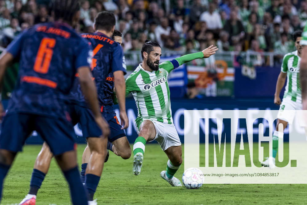 SEVILLE Real Betis midfielder Isco during the UEFA Champions League match between Real Betis and Feyenoord at La Cartuja de Sevilla on October 21, 2026, in Seville, Spain PETER LOUS EYE4IMAGES DeFodi Images