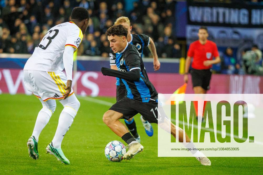 Lens Saud Abdulhamid and Club s Jan Virgili fight for the ball during a soccer game between Belgian Club Brugge KV and French Racing Club de Lens, Wednesday 21 October 2026 in Brugge, on day three of the UEFA Champions League league phase. KURTxDESPLENTER x190540044x