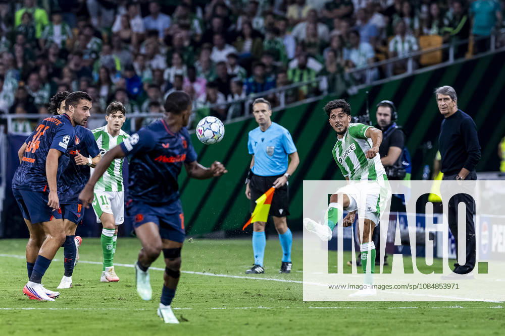 SEVILLE R Real Betis midfielder Pablo Fornals during the UEFA Champions League match between Real Betis and Feyenoord at La Cartuja de Sevilla on October 21, 2026, in Seville, Spain PETER LOUS EYE4IMAGES DeFodi Images