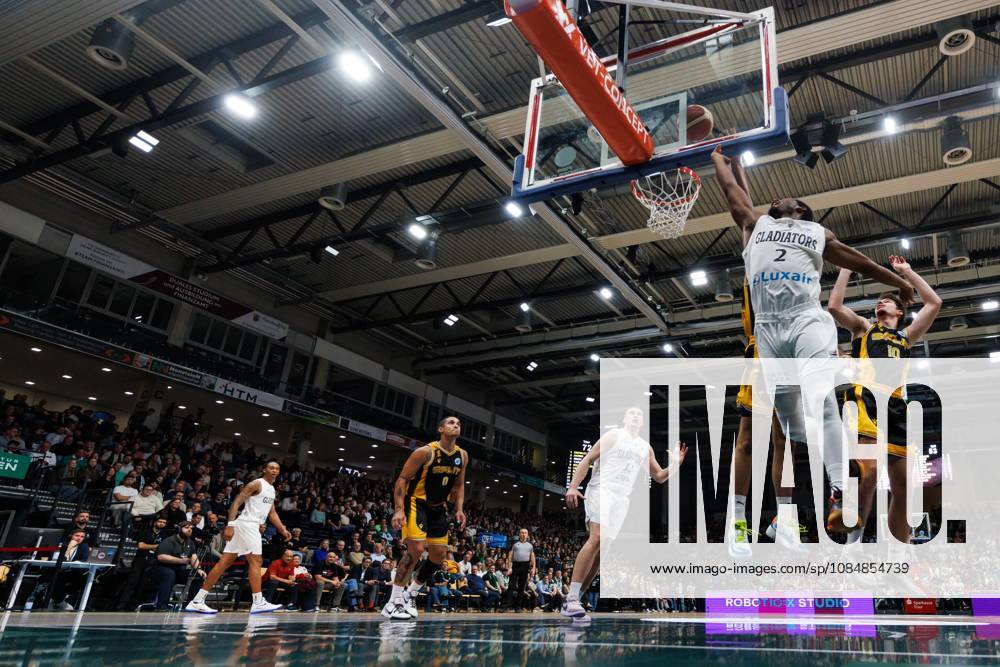 Terrell Harris of the Gladiators Trier goes head-to-head with Benedict Turudic of KK Croatia Split; Action: Vet Concept Gladiators Trier vs. KK Split, Basketball, FIBA Europe Cup, Matchday 3, 2026–2027 Season, October 21, 2026, Vet Concept Gladiators Trier vs. KK Split, Basketball, FIBA Europe Cup, Matchday 3, 2026–2027 Season