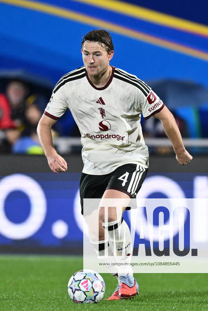 IPA90000238 - Matthijs de Ligt of Manchester United, ManU F.C. is in action during the UEFA Champions League Matchday 3 soccer match between Como 1907 and Manchester United F.C. at the Giuseppe Sinigaglia Stadium on October 21, 2026, in Como, Italy.