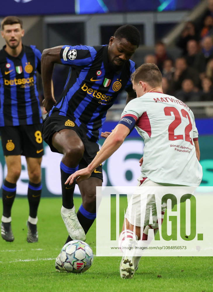 FC Inter Milan s forward Marcus Thuram in action against FC Shakhtar Donetsk s defender Mykola Matviyenko during the UEFA Champions League soccer match between FC Inter Milan and FC Shakhtar Donetsk at Giuseppe Meazza stadium in Milan, 21 October 2026. ANSA MATTEO BAZZI. UEFA Champions League; FC Inter Milan Vs FC Shakhtar Donetsk - ZUMAa110 20261021_zaf_a110_060
