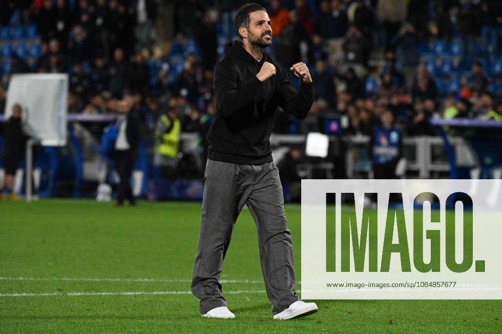 IPA90001106 - Cesc Fabregas (Head Coach of Como FC 1907) celebrates after scoring the winning goal during the Como 1907 vs. Manchester United, ManU UEFA Champions League soccer match in Como, Italy, on October 21, 2026