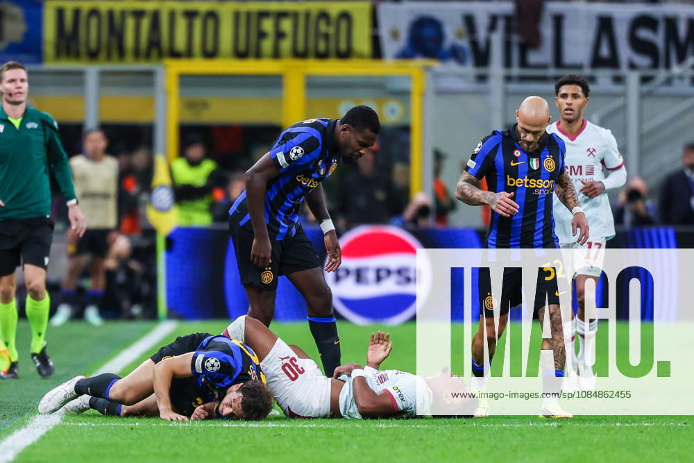 Carlos Augusto of FC Internazionale and Alisson Santana of FC Shakhtar Donetsk injured during UEFA Champions League 2026 27 League Phase - Matchday 3 football match between FC Internazionale and FC Shakhtar Donetsk. Italy