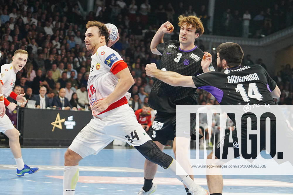 HANDBALL - CHAMPIONS LEAGUE - NANTES v VARDA SKOPJE - 21 10 2026 Nantes 21 Octobre 2026 34 I. Puleio of Varda Skopjee and Thibaud Briet of HBC Nantes during the EHF Champions League, handball match between HBC Nantes and Vardar Skopje on 21 October 2026 at H Arena in Nantes, France - Photo Laurent Lairys NantesFrance
