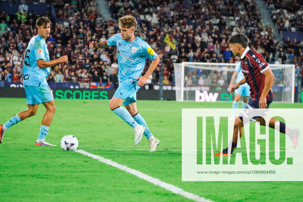 ESP LaLiga EA Sports UD Levante vs. Athletic Club Robert Navarro of Athletic during the LaLiga EA Sports match between UD Levante and Athletic Club Bilbao, played at the Ciudad de Valencia Stadium in Valencia on October 21, 2026, in Valencia, Spain. Soccer