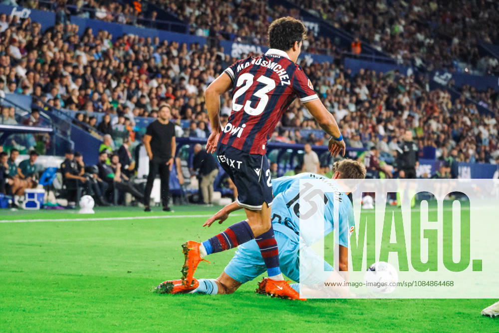 ESP LaLiga EA Sports UD Levante vs. Athletic Club: Manu Sanchez of Levante and Hugo Rincon of Athletic during the LaLiga EA Sports match between UD Levante and Athletic Club Bilbao, played at the Ciudad de Valencia Stadium in Valencia on October 21, 2026, in Valencia, Spain. Soccer