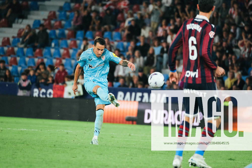 ESP LaLiga EA Sports UD Levante vs. Athletic Club Alejandro Berenguer Remiro of Athletic during the LaLiga EA Sports match between UD Levante and Athletic Club Bilbao, played at the Ciudad de Valencia Stadium in Valencia on October 21, 2026, in Valencia, Spain. Soccer