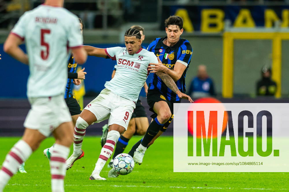 Kaua Elias and Alessandro Bastoni seen during UEFA Champions League 2026 27 league phase game between Internazionale Milano and FC Shakhtar Donetsk (Gleb Soboliev Ball Raw Images) Milan San Siro Italy