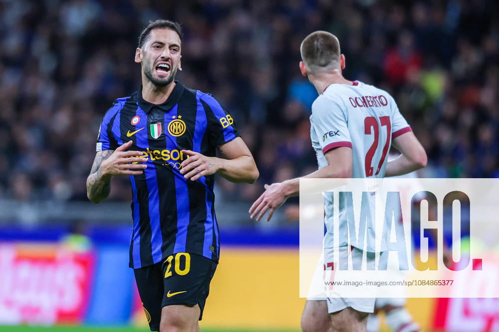 SOCCER - UEFA Champions League - Inter - FC Internazionale vs. Shakhtar Donetsk Photo by IPA ABACAPRESS.COM90002330 - Hakan Calhanoglu of FC Internazionale reacts during the 2026 27 UEFA Champions League group stage—Matchday 3—football match between FC Internazionale and FC Shakhtar Donetsk. Milan Italy