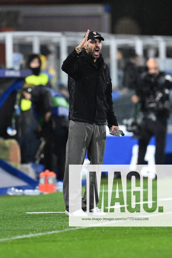 SOCCER - UEFA Champions League - Como 1907 vs. Manchester United, ManU Photo by IPA ABACAPRESS.COM90001152 - Cesc Fabregas, head coach of Como 1907, takes part in the UEFA Champions League Matchday 3 soccer match between Como 1907 and Manchester United F.C. at the Giuseppe Sinigaglia Stadium on October 21, 2026, in Como, Italy. Como Italy