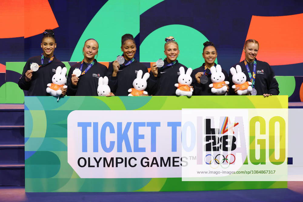 Silver medal winners CHARLEIGH BULLOCK, CLAIRE PEASE, SKYE BLAKELY, REESE ESPONDA, HAZELY RIVERA and DULCY CAYLOR of Team USA celebrate officially qualifiying to the LA 2028 Olympic Games, Olympische Spiele, Olympia, OS during the Women s Team Final of the 54th Artistic Gymnastics World Championships at the Ahoy Arena in Rotterdam. Gymnastics 2026: Artistic World Championships: Women s Team Final - ZUMAc179 20261021_zep_c179_001