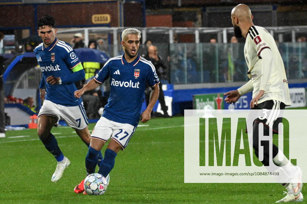 IPA90024374 - Yan Couto (Como FC 1907) in action during the Como 1907 vs. Manchester United, ManU UEFA Champions League soccer match in Como, Italy, on October 21, 2026