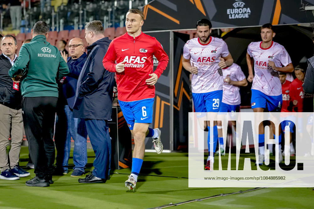 Yerevan: AZ Alkmaar midfielder Peer Koopmeiners during the UEFA Europa League match between FC Ararat Armenia and AZ at Vazgen Sargsyan Republican Stadium on October 22, 2026, in Yerevan, Armenia. ED VAN DE POL EYE4IMAGES DeFodi Images
