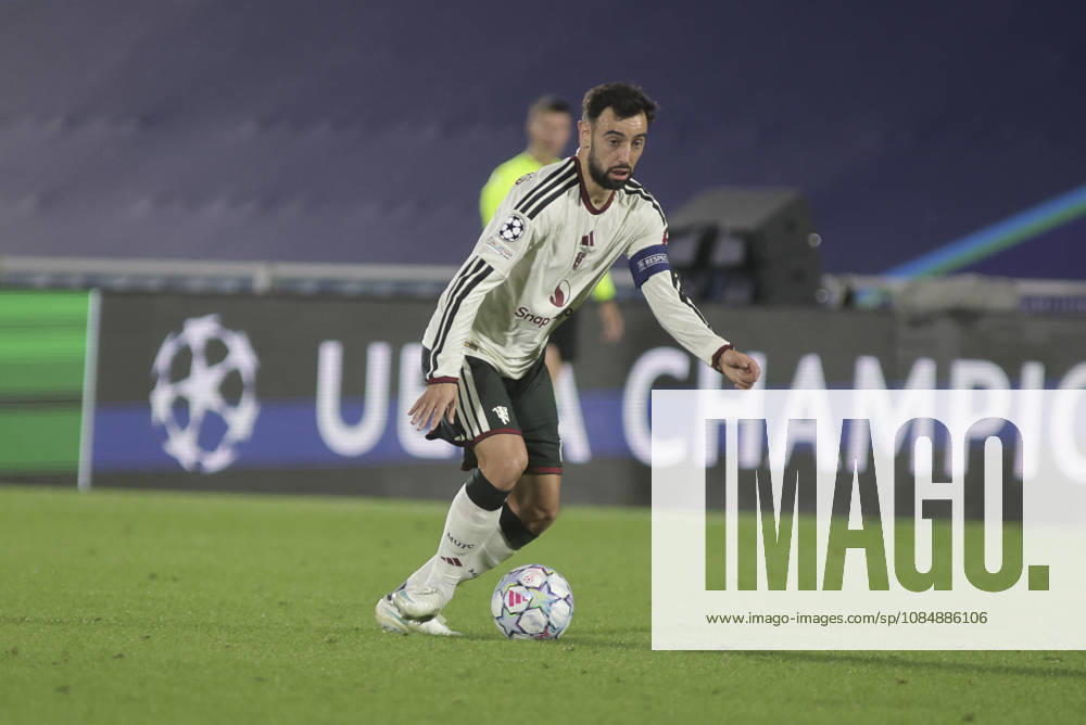 Como 1907 Vs Manchester United, ManU FC, Chanpions League 2026-27 League Phase - Matchday 3 Bruno Fernandes of Manchester United plays the ball during the Como 1907 vs Manchester United FC Champions League 2026-27 League phase Matchday 3 match at the Giuseppe Sinigaglia stadium in Como, Italy, on October 21, 2026. Como Italy