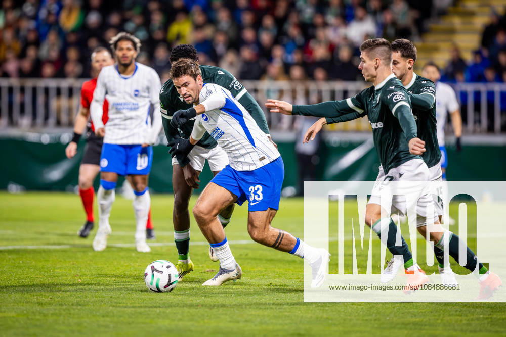 JABLONEC - BRIGHTON Matt O Riley of Brighton and Jiri Slama of Jablonec during the matchday 2 of League phase round of UEFA Conference league football match between FK Jablonec and Brighton and Hove Albion at Stadion Strelnice. Jablonec nad Nisou, Czechia, October 22, 2026. Photo by Branislav Racko