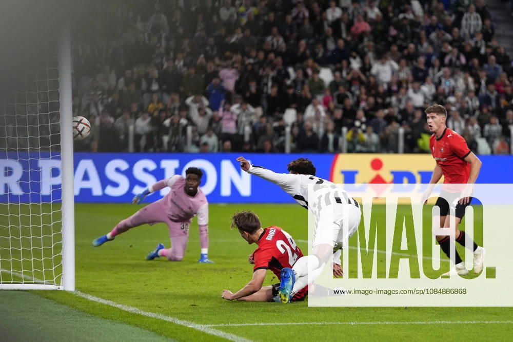 Juventus Weston McKennie oppotunity during the UEFA Europa League soccer match, between Juventus and Rennes at the Allianz Stadium in Turin, north west Italy - Matchday 3- Thursday, October 22, 2026. - Soccer