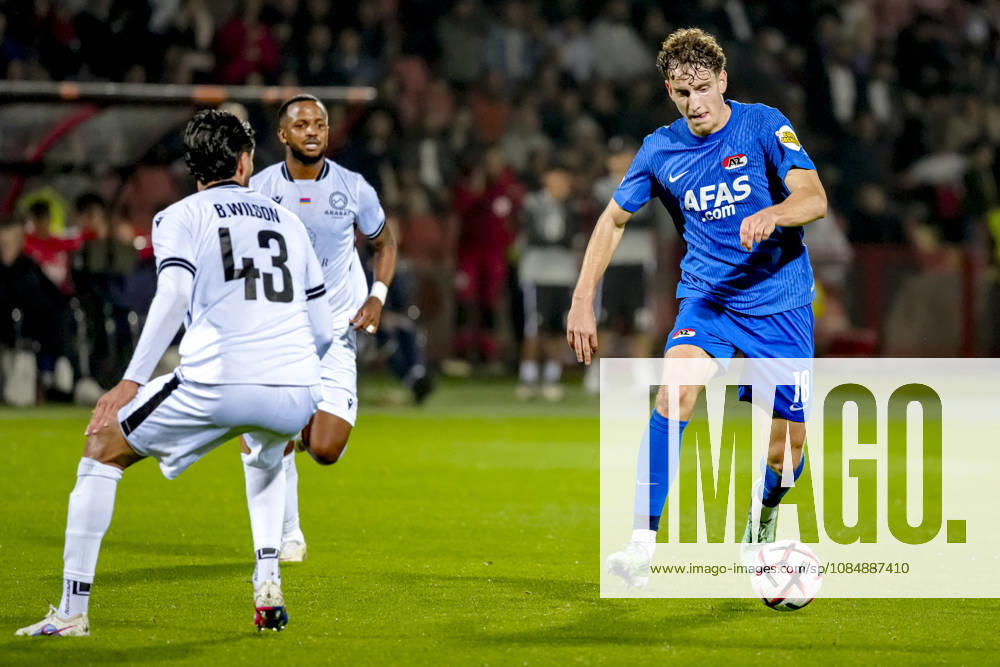 Yerevan: AZ Alkmaar forward Bendegúz Kovács during the UEFA Europa League match between FC Ararat Armenia and AZ at Vazgen Sargsyan Republican Stadium on October 22, 2026, in Yerevan, Armenia. ED VAN DE POL EYE4IMAGES DeFodi Images