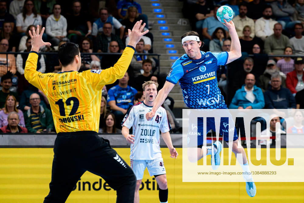 Stuttgart HBL 26 27 TVB Stuttgart SG BBM Bietigheim (from left): Goalie Martin Tomovski (Bietigheim), Kasper Thorsen (Lien, Stuttgart), Stuttgart Porsche Arena, Baden-Württemberg, Germany