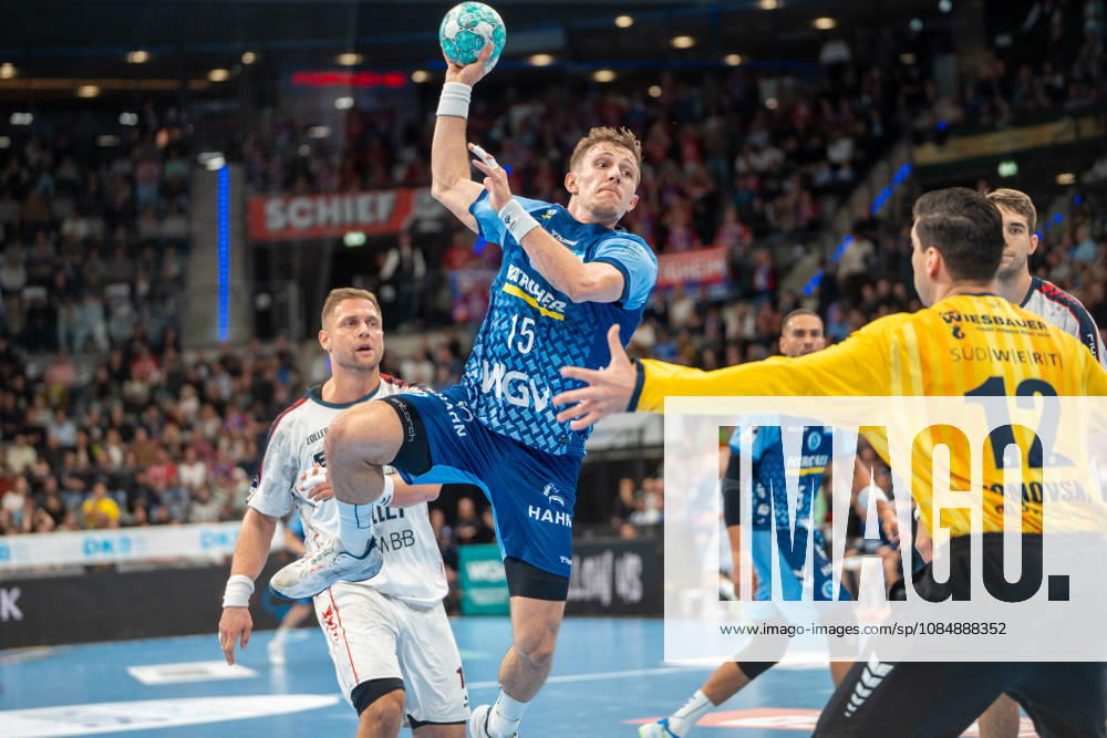 Handball I Men I 2026–2027 Season I Bundesliga I Matchday 10 I TVB Stuttgart vs. SG BBM Bietigheim I October 22, 2026 Simone Mengon 15, TVB Stuttgart in action at the Stuttgart Porsche Arena, Baden-Württemberg, Germany