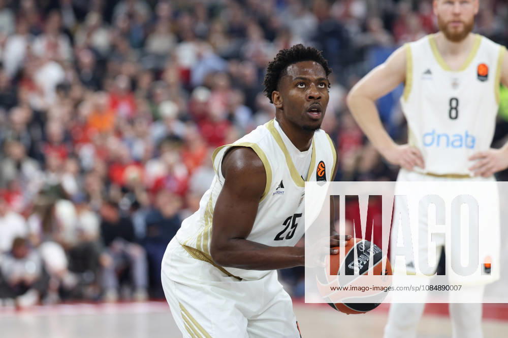 McKinley Wright IV of Dubai Basketball, 25, with the ball on a free throw, GER, FC Bayern Basketball vs. Dubai Basketball, Basketball, EuroLeague, Matchday 7, 2026–2027 Season, October 22, 2026, GER, FC Bayern Basketball vs. Dubai Basketball, Basketball, EuroLeague, Matchday 7, 2026–2027 season, October 22, 2026, Munich