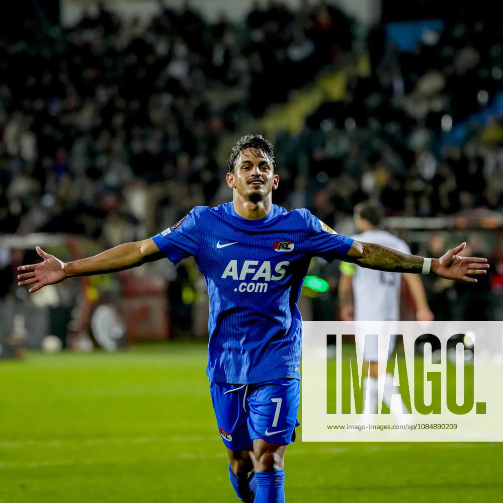 Yerevan: AZ Alkmaar forward Weslley Patati scores to make it 0–3 and celebrates his goal during the UEFA Europa League match between FC Ararat Armenia and AZ at Vazgen Sargsyan Republican Stadium on October 22, 2026, in Yerevan, Armenia ED VAN DE POL EYE4IMAGES DeFodi Images