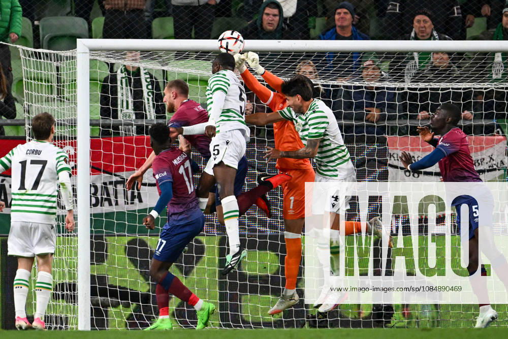 IPA90041845 - 5fe performs an overhead kick during the UEFA Europa League, Matchday 3, between Ferencvaros T.C. and SCU Torreense on October 22, 2026, at Ferencvaros Stadion in Budapest, Hungary