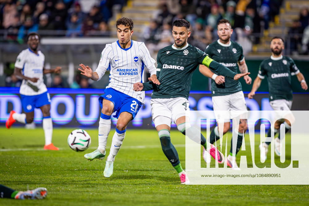 JABLONEC - BRIGHTON Yasin Ayari of Brighton and Nemanja Tekijaski of Jablonec during the matchday 2 of League phase round of UEFA Conference league football match between FK Jablonec and Brighton and Hove Albion at Stadion Strelnice. Jablonec nad Nisou, Czechia, October 22, 2026. Photo by Branislav Racko