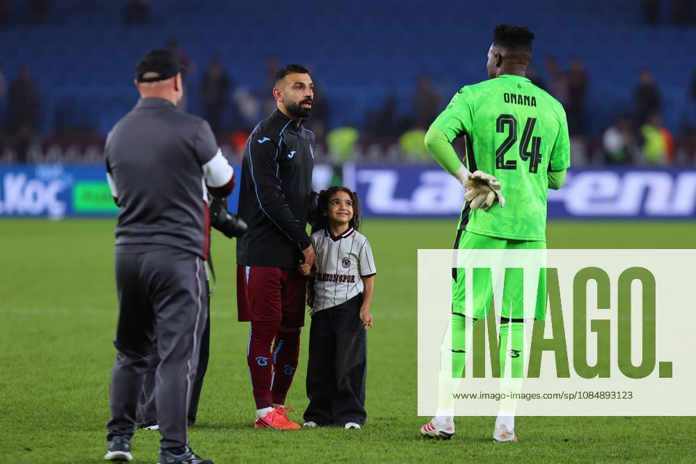 Trabzonspor v Hearts - UEFA Conference League TRABZON, TURKIYE - OCTOBER 22: Mohamed Salah of Trabzonspor is seen with her daughter after UEFA Conference League week 2 football match between Trabzonspor and Hearts at Papara Park in Trabzon, Turkiye on October 22, 2026. Hasan Tascan Anadolu Trabzon Turkey. Editorial use only. Please get in touch for any other usage.