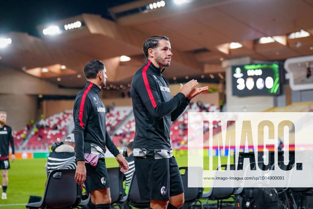 Soccer: UEFA Conference League 2026–2027, Matchday 2: AS Monaco vs. SC Freiburg, Louis II Stadium, Monaco; Christian Günter (SC Freiburg), 30; Vincenzo Grifo (SC Freiburg), 32; Grief and disappointment after the loss to SC Freiburg; Dejected mood, frustration, disillusionment, and resignation after the final whistle; soccer, defeat, disappointment, sadness, frustration, emotions, reaction, end of the game, final whistle, failure, European Cup, UEFA Conference League
