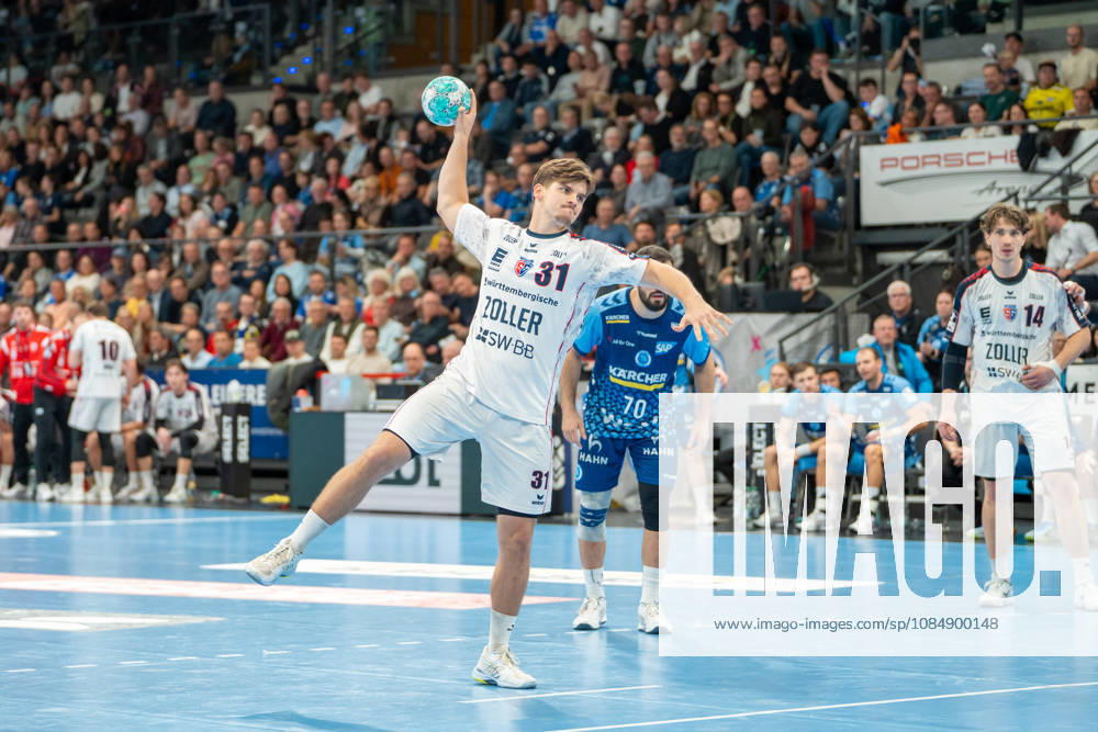 Handball I Men I 2026–2027 Season I Bundesliga I Matchday 10 I TVB Stuttgart vs. SG BBM Bietigheim I October 22, 2026 Alexander Pfeifer 31, SG BBM Bietigheim during a penalty throw at the Stuttgart Porsche Arena, Baden-Württemberg, Germany