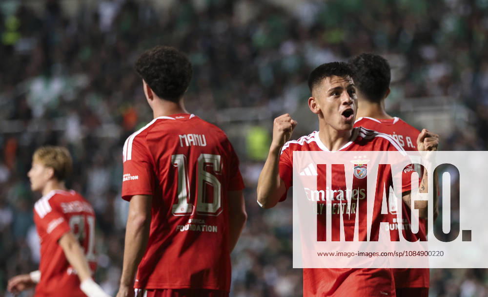 Cyprus Europa League Soccer Benfica s Claudio Echeverri, right front, celebrates with his teammates after scoring the opening goal against Omonia during the Europa League opening phase soccer match between Omonia and Benfica in Nicosia, Cyprus, Thursday, Oct. 22, 2026. Nicosia Cyprus