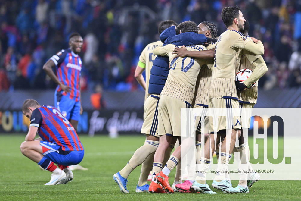 Fotball UEFA Europa League 3rd round match: Viktoria Plzen vs Levski Sofia in Pilsen, Czech Republic, October 22, 2026. Soccer players of Levski Sofia celebrate victory. (CTKxPhoto MiroslavxChaloupka) CTKPhotoP2026102210560 CTKPhotoP2026102210560