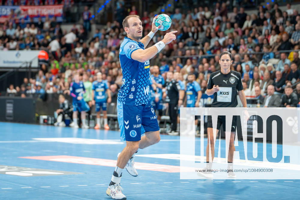 Handball I Men I 2026–2027 Season I Bundesliga I Matchday 10 I TVB Stuttgart vs. SG BBM Bietigheim I October 22, 2026 Kai Häfner 34, TVB Stuttgart on a penalty throw Stuttgart Porsche Arena Baden-Württemberg Germany