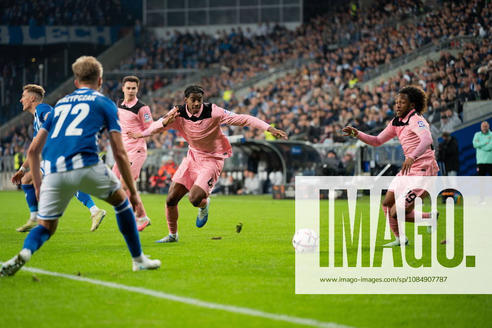 Poznan 22.10.2026. Football UEFA Europa League match between Lech Poznan and Sunderland AFC in Poznan, Poland --- Mecz pilka nozna UEFA Europa League Lech Poznan - Sunderland AFC w Poznaniu Persons Shown : Dayann Methalie Malick Fofana Fot. Sideline Frames Arena Akcji NEWSPIX.PL --- newspix.pl