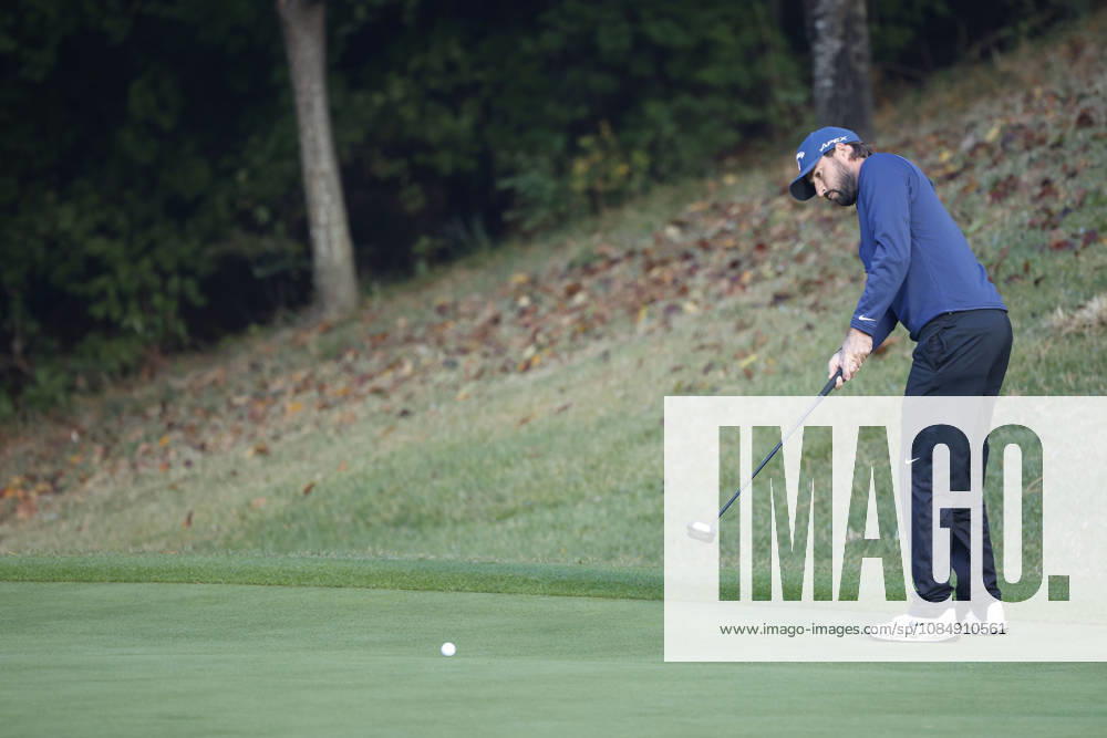Oct 23, 2026-Cheonan, South Korea-Frederic LACROIX of France Putt a Ball on 4th Green during a DP World Tour Genesis Championship at Woo Jeong Hills CC in Cheonan, South Korea. DP World Tour Genesis Championship Round2 - ZUMAr168 20261023_aap_r168_046