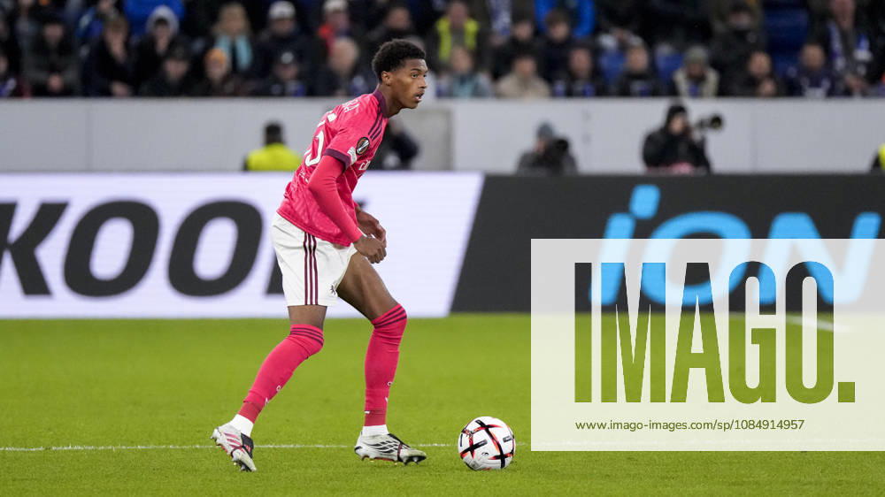 Noham Kamara OL, 85, with the ball, cutout, full body, single frame, single photo, action, 10 22 2026, Sinsheim, Germany, soccer, UEFA Europa League, TSG 1899 Hoffenheim vs. Olympique Lyon, DFB and DFL regulations prohibit any use of photographs as image sequences and or quasi-video