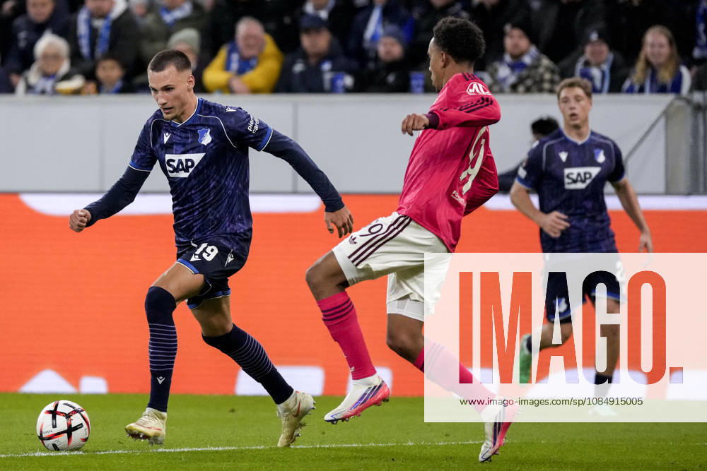 V li Tim Lemperle Hoffenheim, 19, Noah Nartey OL, 99, tackle, game scene, duel, tackle, tackling, dynamic, action, 10 22 2026, Sinsheim, Germany, soccer, UEFA Europa League, TSG 1899 Hoffenheim vs. Olympique Lyon, DFB and DFL regulations prohibit any use of photographs as image sequences and or quasi-video