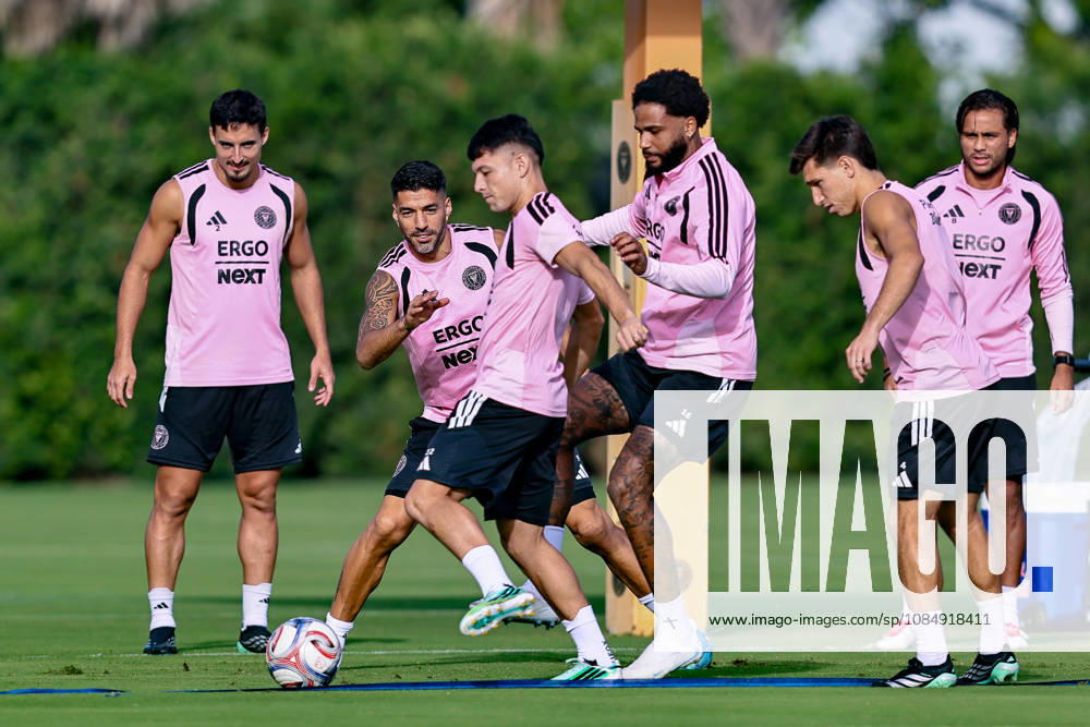 FORT LAUDERDALE, FL - OCTOBER 23: From (L-R), Inter Miami CF defender Gonzalo Lujan (2), forward Luis Suarez (9), midfielder David Ayala (22), defender Micael Dos Santos (16), defender Facundo Mura (4) and defender Micael Dos Santos (16) are seen during an Inter Miami Training Session at Florida Blue Training Center on October 23, 2026 in Fort Lauderdale, Florida. (Photo by Chris Arjoon Icon Sportswire) SOCCER: OCT 23 Inter Miami CF Training Icon2610230000002