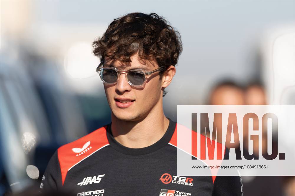 23rd October 2026; Circuit of the Americas, Austin, United States; Formula 1, United States Grand Prix, Free Practice Day; Oscar Piastri (81) of Australia and McLaren Mastercard F1 Team enters the paddock BobxKupbens