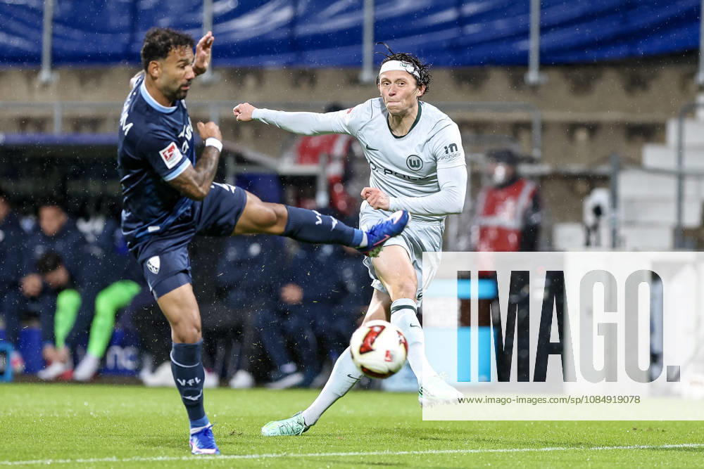 Germany, Soccer, Men s, 2. Bundesliga, 2026–2027 Season, VfL Bochum vs. VfL Wolfsburg; Fabian Reese (Wolfsburg) scores the goal to make it 0–1 for Bochum at the vonovia Ruhrstadion in North Rhine-Westphalia, Germany