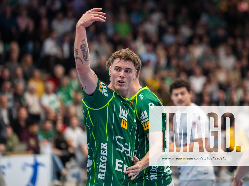 Victor Kloeve of Frisch Auf Goeppingen, No. 7, cheers on the fans; Frisch Auf Goeppingen vs. ThSV Eisenach, Handball, 1st Bundesliga, Men s, 2026–2027 season, October 23, 2026, Frisch Auf Goeppingen vs. ThSV Eisenach, Handball, 1st Bundesliga, Men, 2026–2027 season, October 23, 2026, Goeppingen