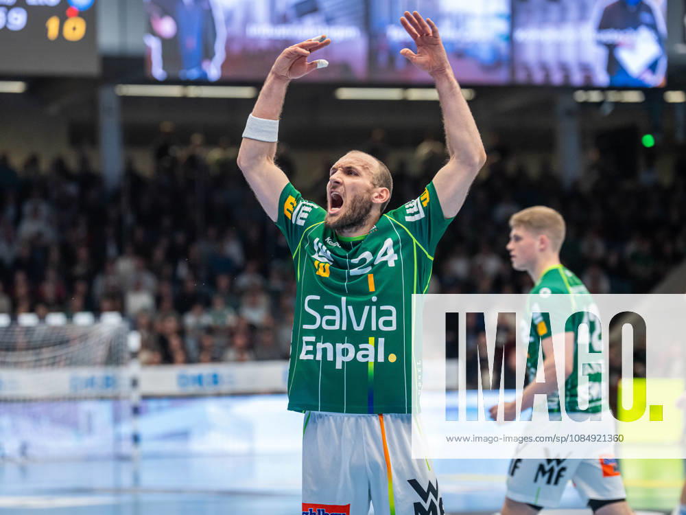 Marcel Schiller of Frisch Auf Goeppingen, No. 24, cheers on the fans; Frisch Auf Goeppingen vs. ThSV Eisenach, Handball, 1st Bundesliga, Men s, 2026–2027 season, October 23, 2026, Frisch Auf Goeppingen vs. ThSV Eisenach, Handball, 1st Bundesliga, Men, 2026–2027 season, October 23, 2026, Goeppingen
