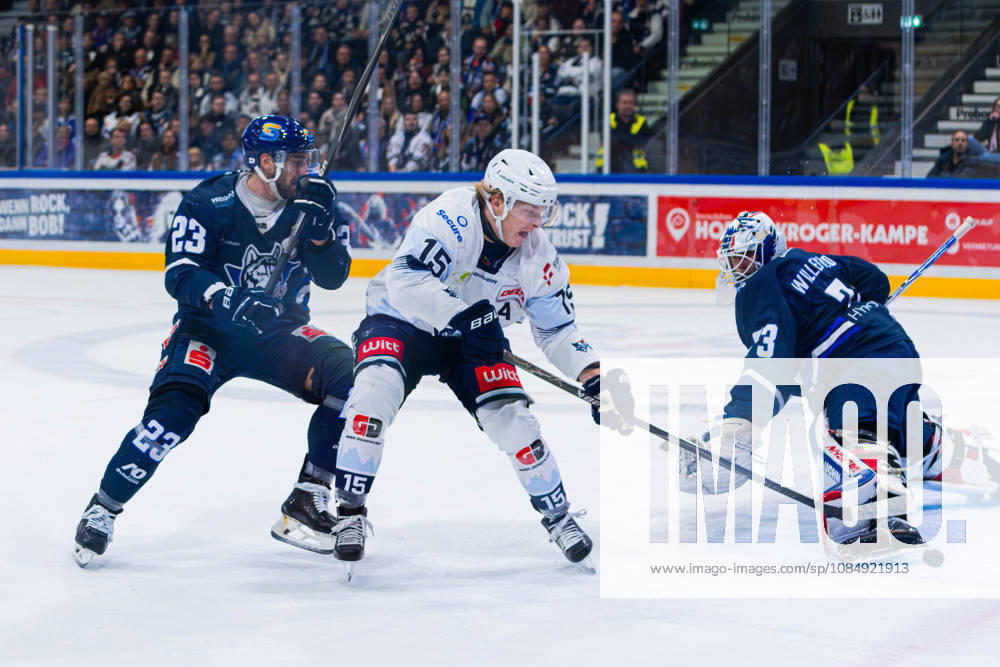 Kassel, Germany, October 22, 2026; DEL2 2026–2027, Game 11: Kassel Huskies vs. Blue Devils Weiden. Pictured: Charlie Jahnke (BDW) scores the goal to tie the game at 1–1 at Probonio Arena Hessen.