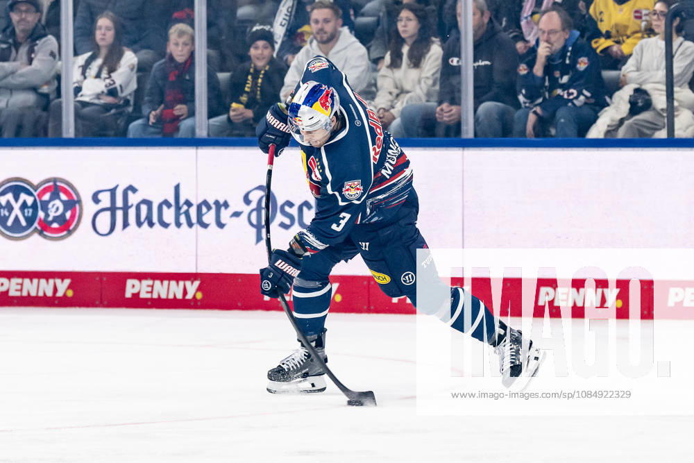 Lukas Klok, EHC Red Bull Munich, No. 03 on a slap shot (GER), EHC Red Bull Munich vs. Iserlohn Roosters, DEL, 2026–2027 season, Matchday 11, October 23, 2026 Photo: HMB Media, Franz Feiner