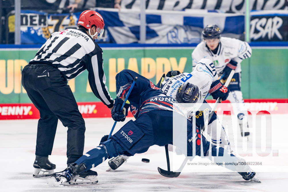 Linesman David Kreuzer officiates a faceoff between Lucas Thaler of EHC Red Bull Munich, 48, and Tyler Boland of the Iserlohn Roosters, 10 (GER), EHC Red Bull Munich vs. Iserlohn Roosters, DEL, 2026–2027 season, Matchday 11, October 23, 2026. Photo: HMB Media, Franz Feiner