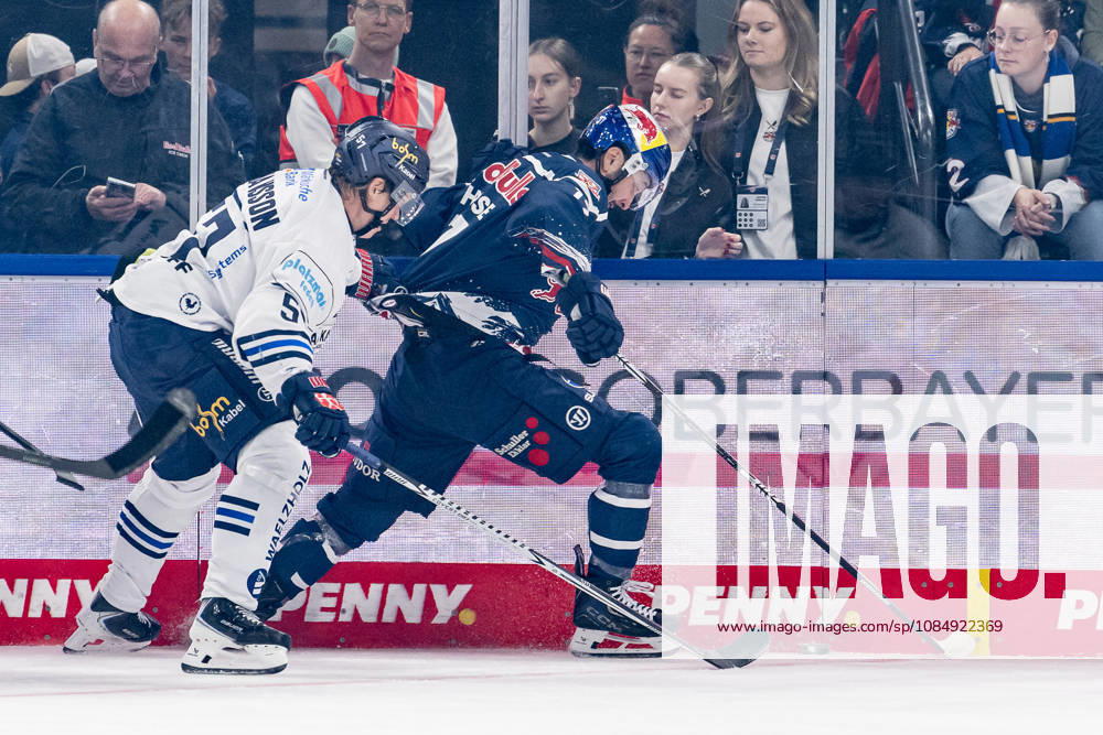 Battle for the Puck: Face-off between Emil Johansson of the Iserlohn Roosters, No. 57, and Taro Hirose of the EHC Red Bull Munich, No. 17 (GER), EHC Red Bull Munich vs. Iserlohn Roosters, DEL, 2026–2027 Season, Matchday 11, October 23, 2026 Photo: HMB Media, Franz Feiner